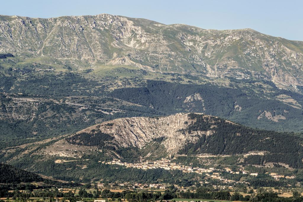 Agriturismo Statale 17 Poggio Picenze المظهر الخارجي الصورة